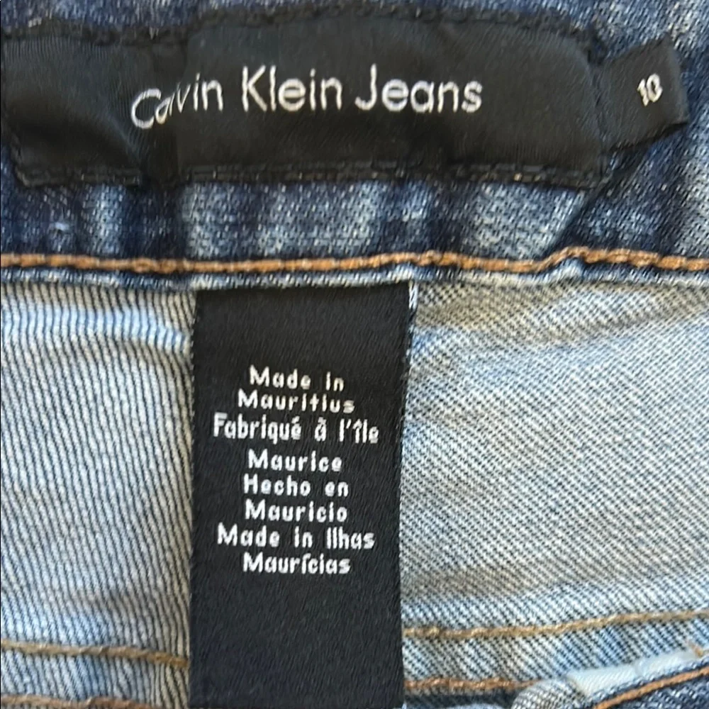 Calvin Klein Distressed Denim Shorts Women’s 10
